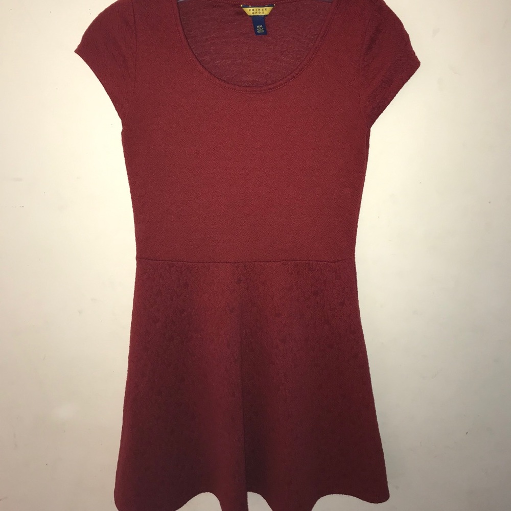 Red short sleeve dress